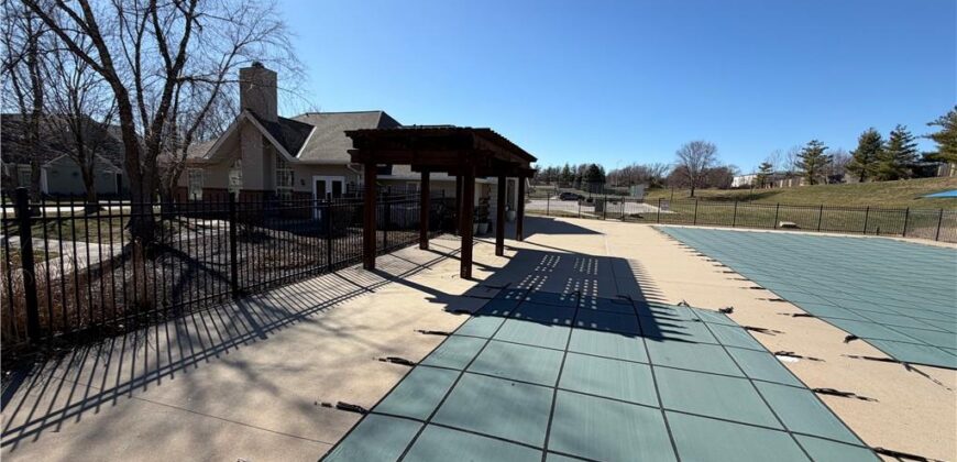 8240 NW Birch Lane, Kansas City, MO 64151