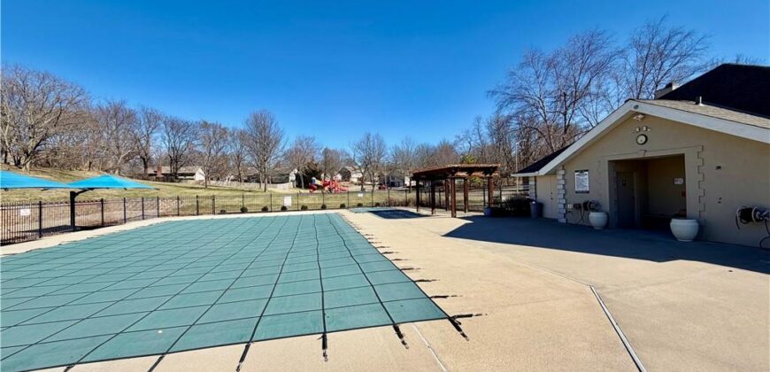 8240 NW Birch Lane, Kansas City, MO 64151