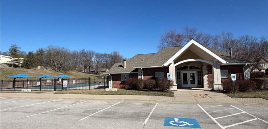 8240 NW Birch Lane, Kansas City, MO 64151