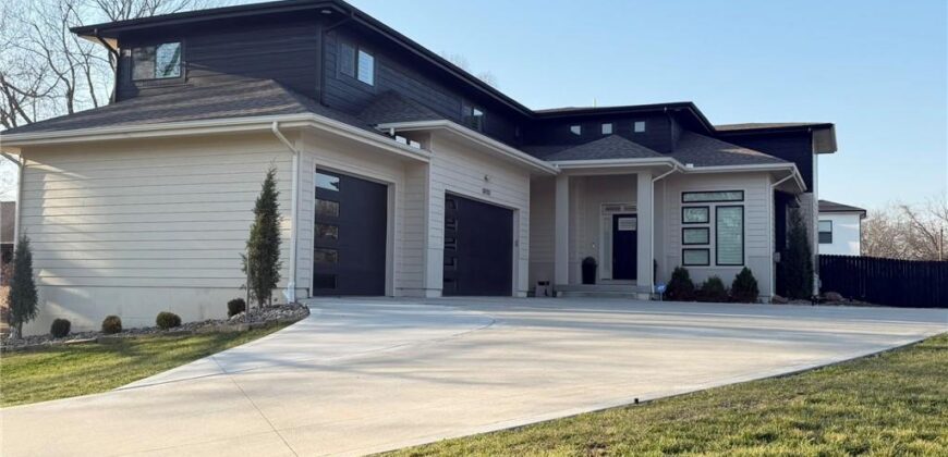 9702 NW 75th Street, Weatherby Lake, MO 64152