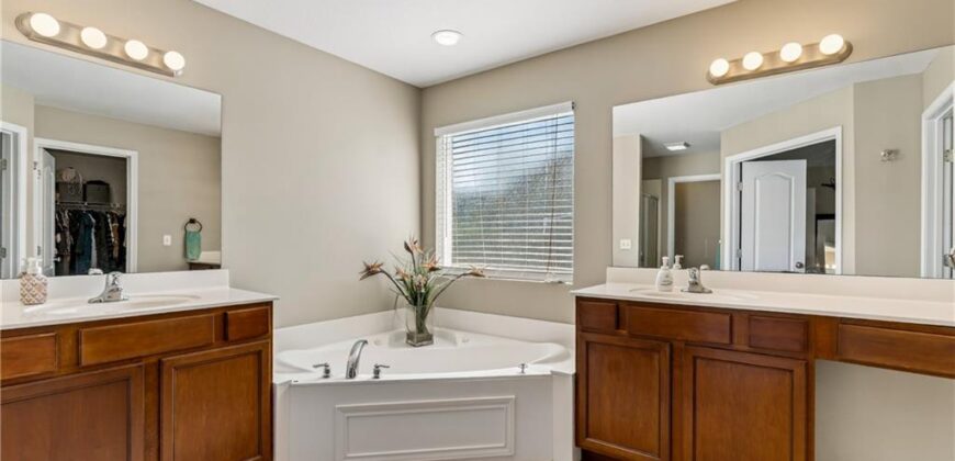 10201 N Willow Avenue, Kansas City, MO 64157