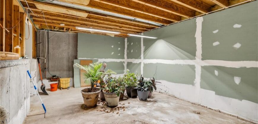 10201 N Willow Avenue, Kansas City, MO 64157