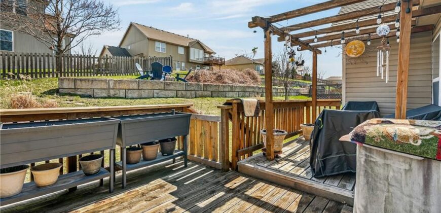 10201 N Willow Avenue, Kansas City, MO 64157