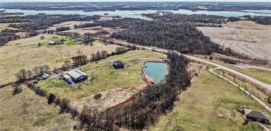 18401 SSR-W Highway, Smithville, MO 64089