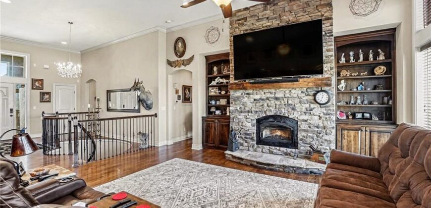 18401 SSR-W Highway, Smithville, MO 64089