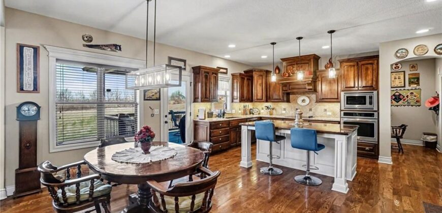 18401 SSR-W Highway, Smithville, MO 64089