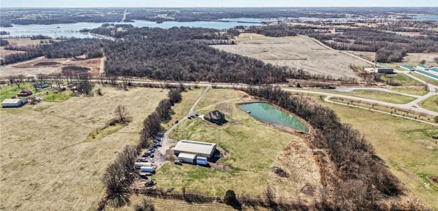 18401 SSR-W Highway, Smithville, MO 64089
