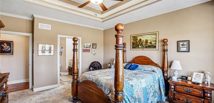 18401 SSR-W Highway, Smithville, MO 64089