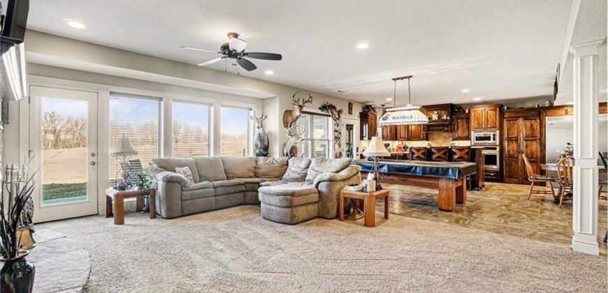18401 SSR-W Highway, Smithville, MO 64089