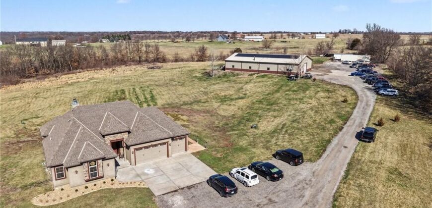 18401 SSR-W Highway, Smithville, MO 64089