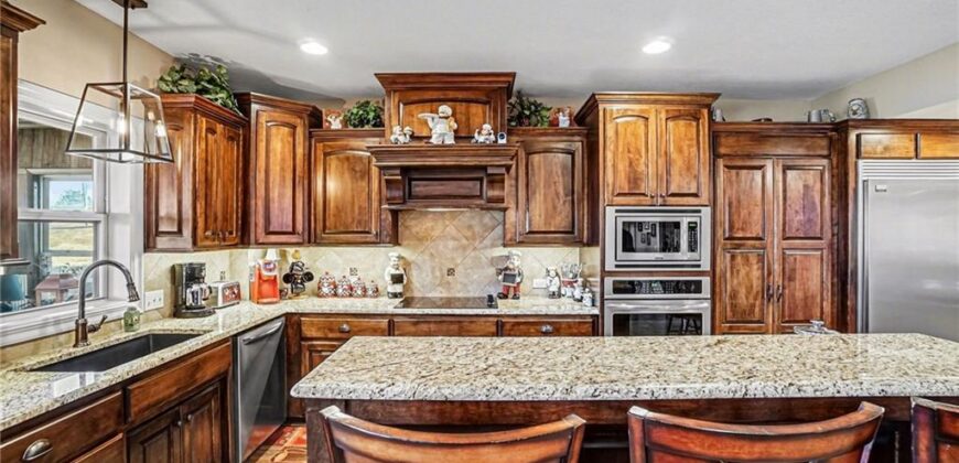 18401 SSR-W Highway, Smithville, MO 64089