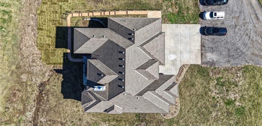 18401 SSR-W Highway, Smithville, MO 64089
