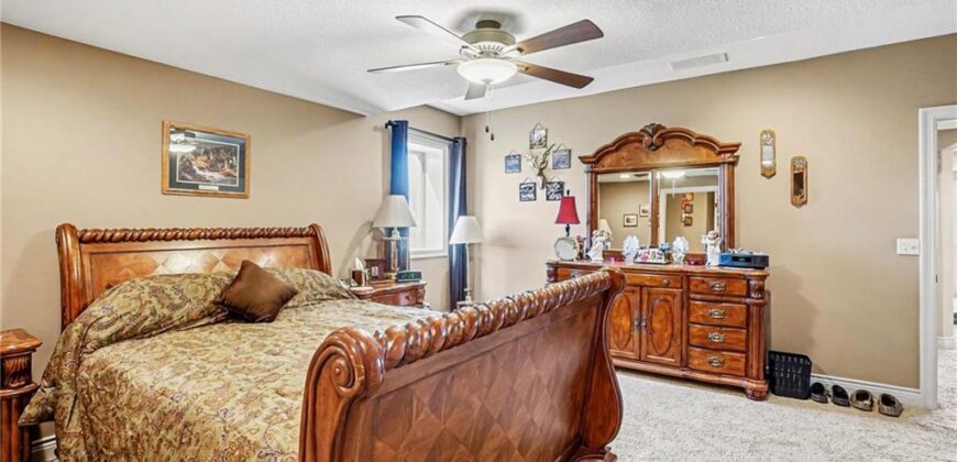18401 SSR-W Highway, Smithville, MO 64089