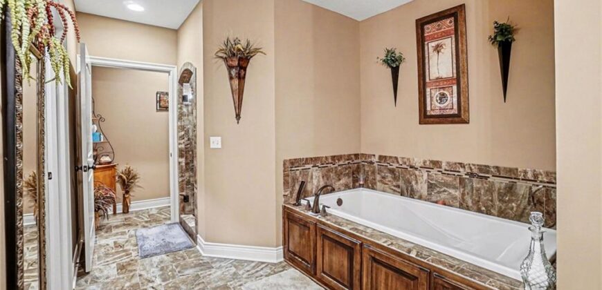 18401 SSR-W Highway, Smithville, MO 64089