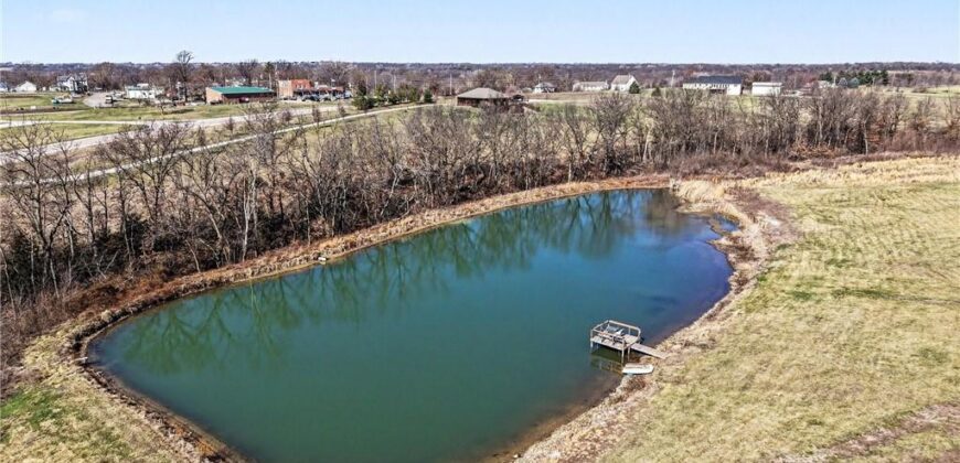18401 SSR-W Highway, Smithville, MO 64089