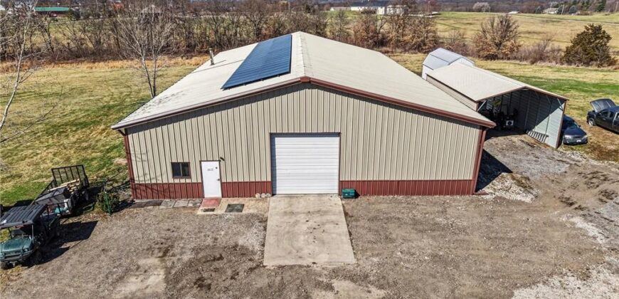 18401 SSR-W Highway, Smithville, MO 64089