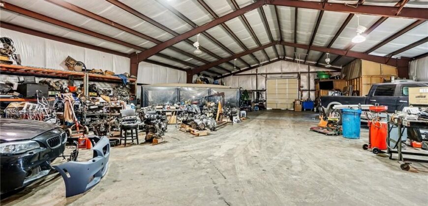 18401 SSR-W Highway, Smithville, MO 64089