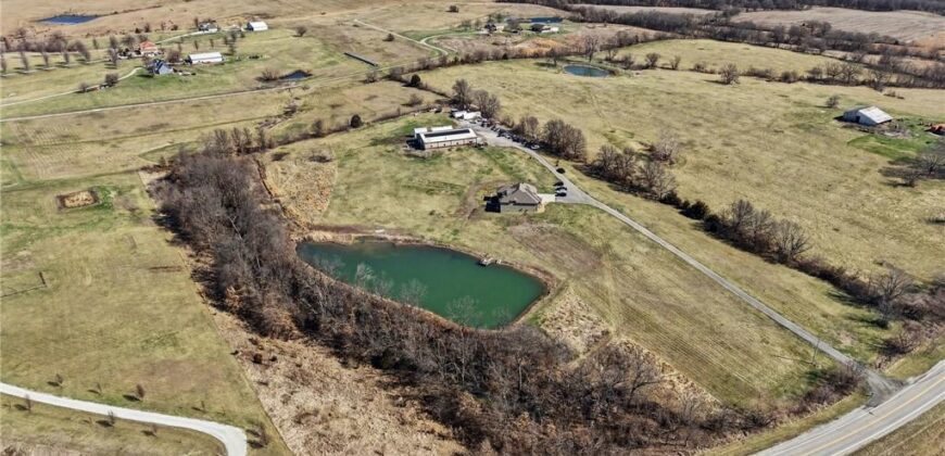 18401 SSR-W Highway, Smithville, MO 64089