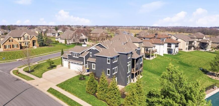 10231 N Kansas Avenue, Kansas City, MO 64155