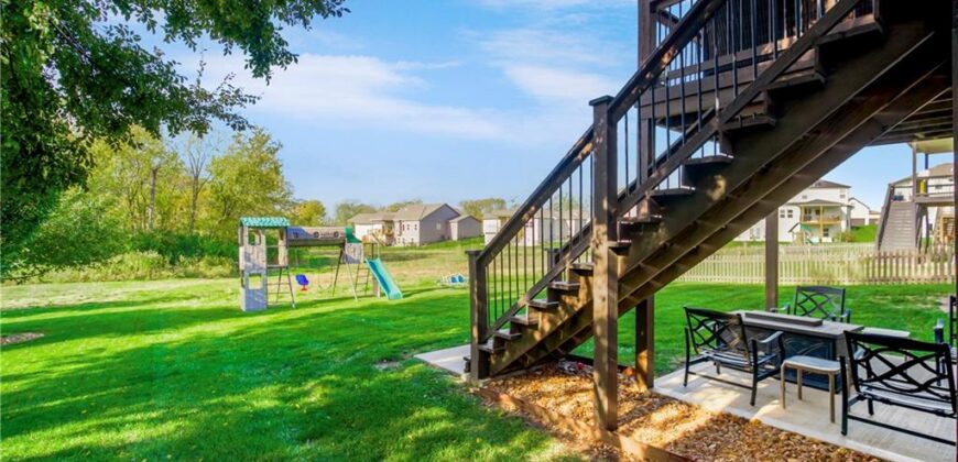 10312 N Tullis Drive, Kansas City, MO 64157
