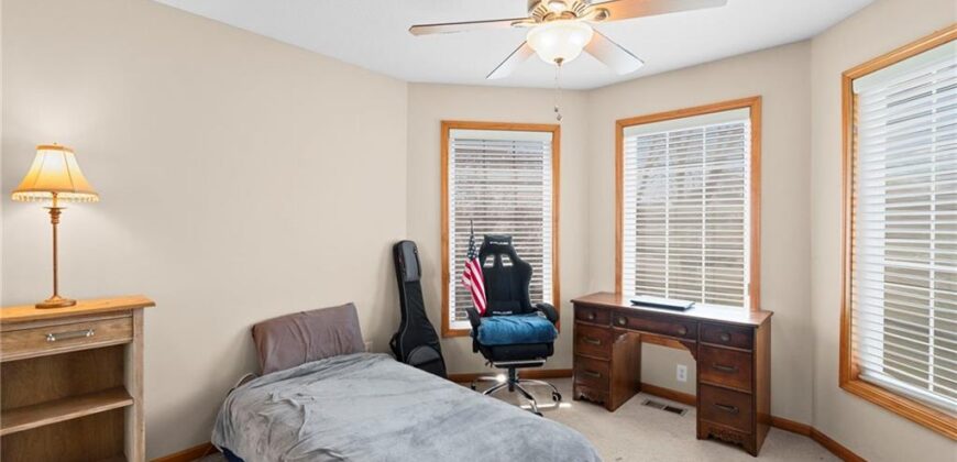 202 Prairie Rose Circle, Smithville, MO 64089