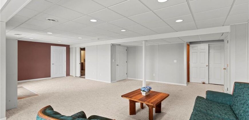 202 Prairie Rose Circle, Smithville, MO 64089