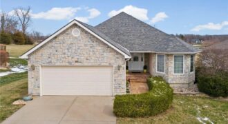 202 Prairie Rose Circle, Smithville, MO 64089