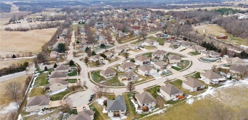 202 Prairie Rose Circle, Smithville, MO 64089