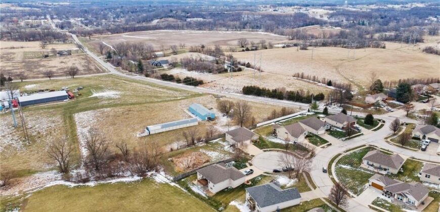 202 Prairie Rose Circle, Smithville, MO 64089