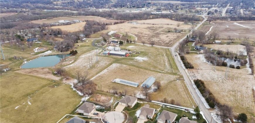 202 Prairie Rose Circle, Smithville, MO 64089