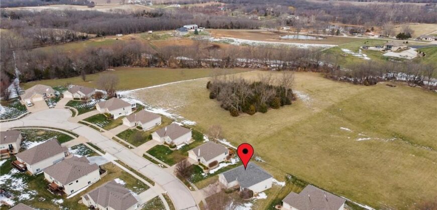 202 Prairie Rose Circle, Smithville, MO 64089