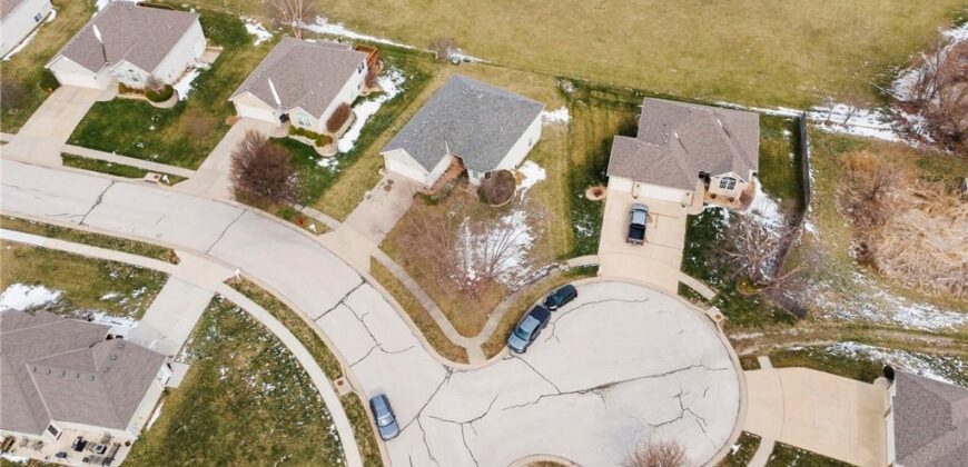 202 Prairie Rose Circle, Smithville, MO 64089