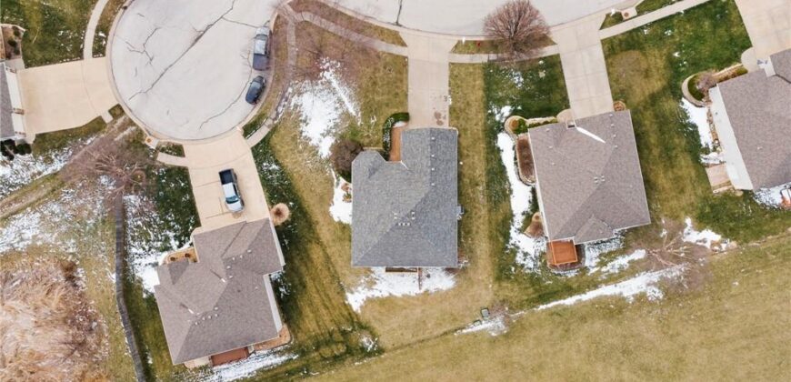 202 Prairie Rose Circle, Smithville, MO 64089