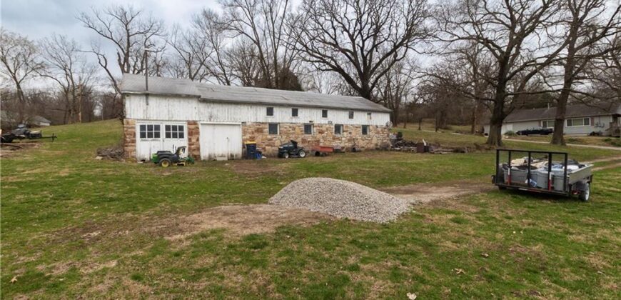 5317 Waukomis Drive, Kansas City, MO 64151