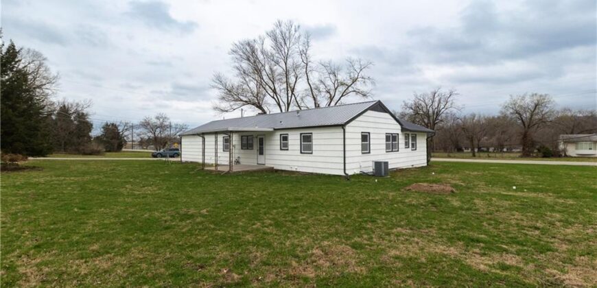 5317 Waukomis Drive, Kansas City, MO 64151