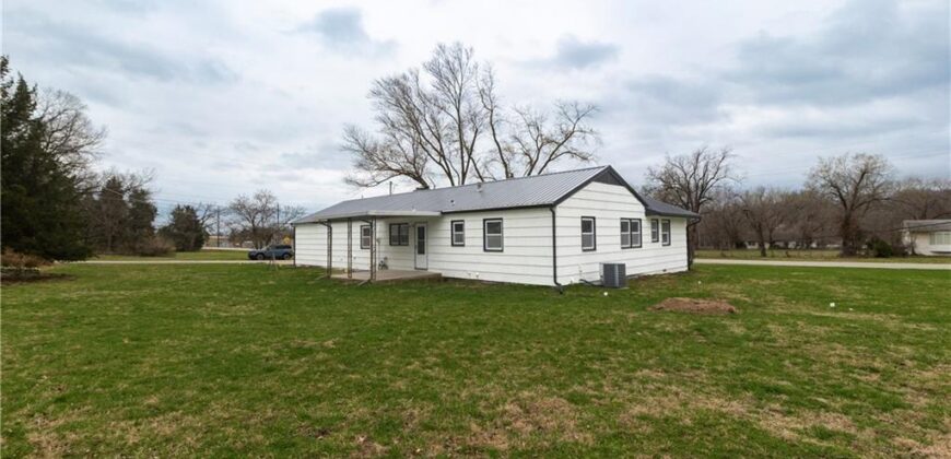 5317 Waukomis Drive, Kansas City, MO 64151