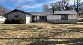 5317 Waukomis Drive, Kansas City, MO 64151