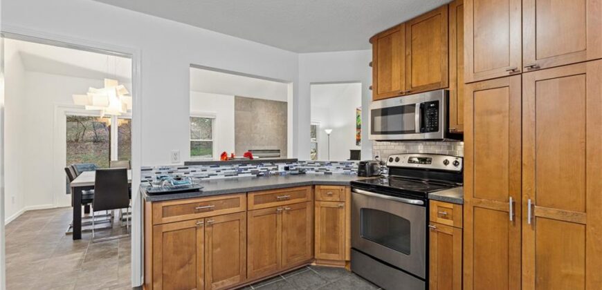 304 Lancelot Drive, Liberty, MO 64068