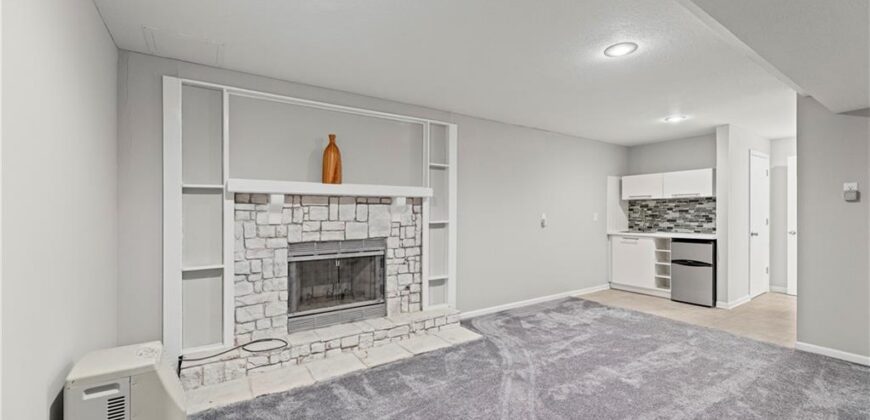 304 Lancelot Drive, Liberty, MO 64068