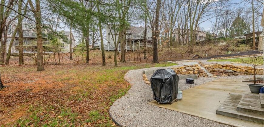 304 Lancelot Drive, Liberty, MO 64068