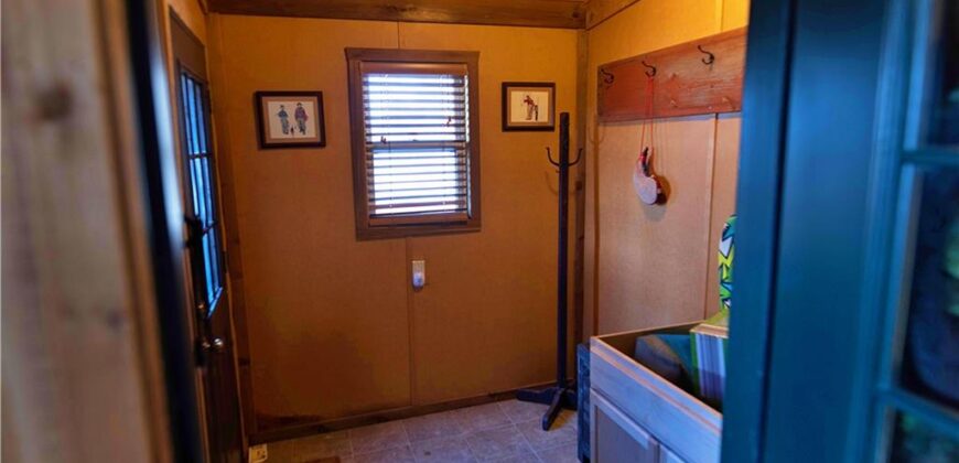 21195 Edgerton Junction Road, Dearborn, MO 64439