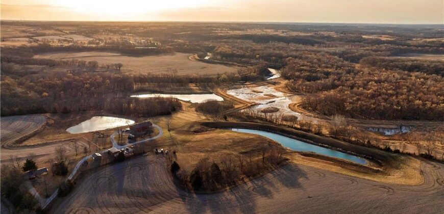 21195 Edgerton Junction Road, Dearborn, MO 64439