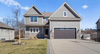 5037 NW Timberline Drive, Riverside, MO 64150