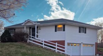 2428 Little Blue Court, Liberty, MO 64068