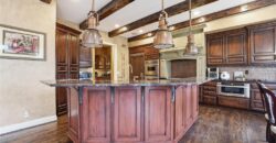 7060 N National Drive, Parkville, MO 64152