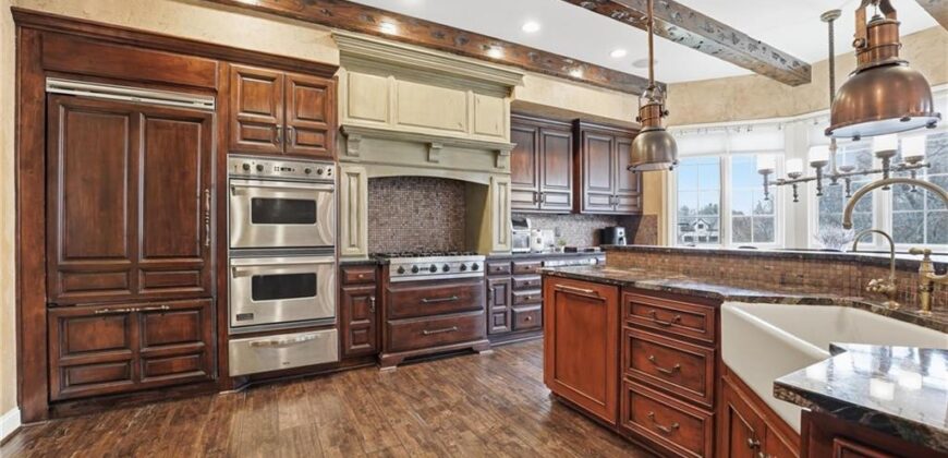 7060 N National Drive, Parkville, MO 64152