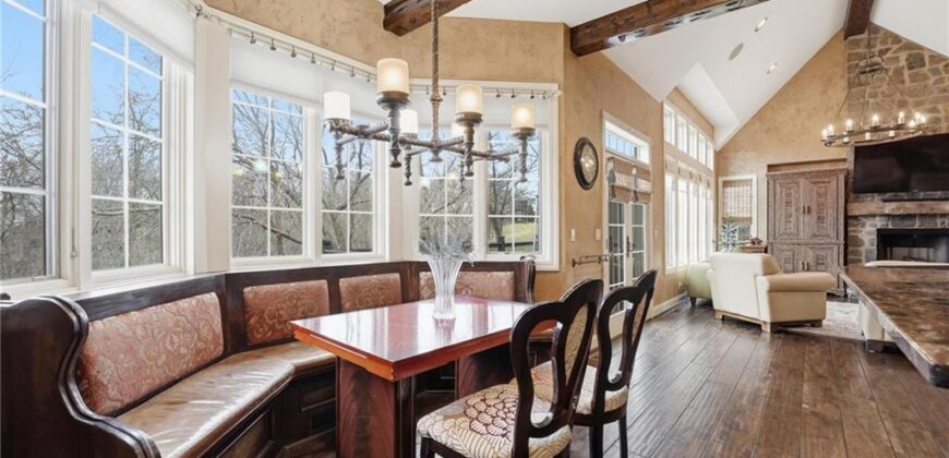 7060 N National Drive, Parkville, MO 64152
