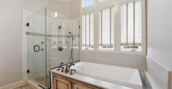 7060 N National Drive, Parkville, MO 64152
