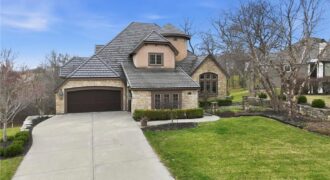 7060 N National Drive, Parkville, MO 64152