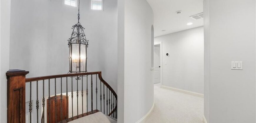 7060 N National Drive, Parkville, MO 64152